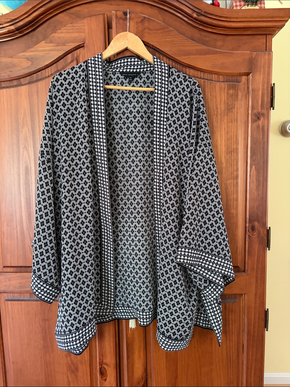 Max Studio + Black and White Patterned Kimono Size 3X